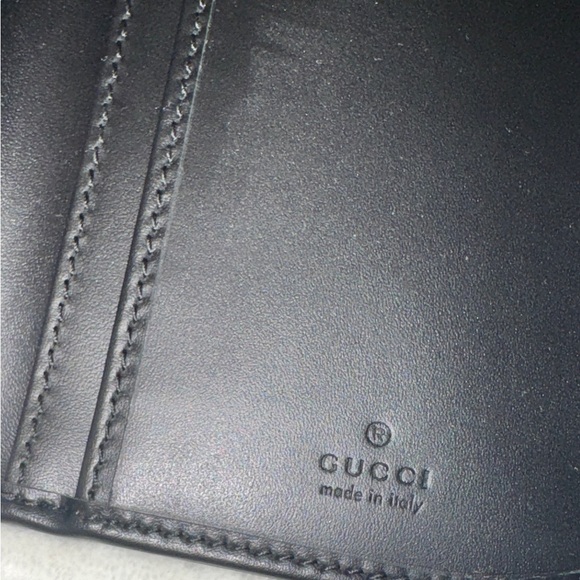 Gucci Black GG Embossed Wallet - Picture 4 of 6